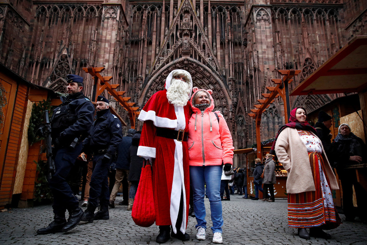 Click to enlarge santa paris