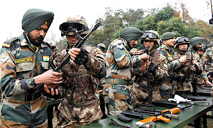 Click to enlarge Indian-Chinese soldiers