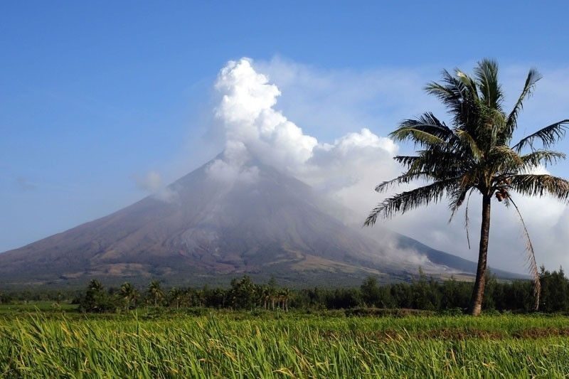 Mayon remains under Alert Level 2 after