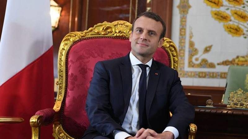 Macron throne