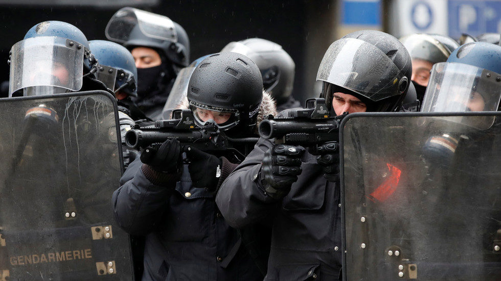 Click to enlarge Gendarmerie yellow vest