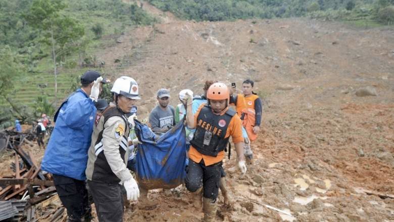 Click to enlarge The landslide occurred during New Year's Eve celebrations less than two weeks after a deadly volcano and tsunami disaster.