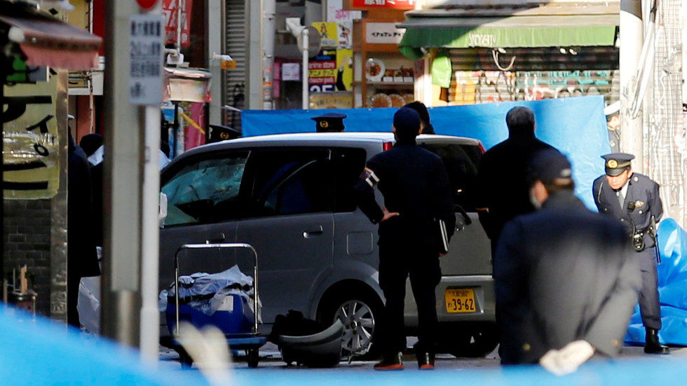 Click to enlarge car ramming tokyo japan