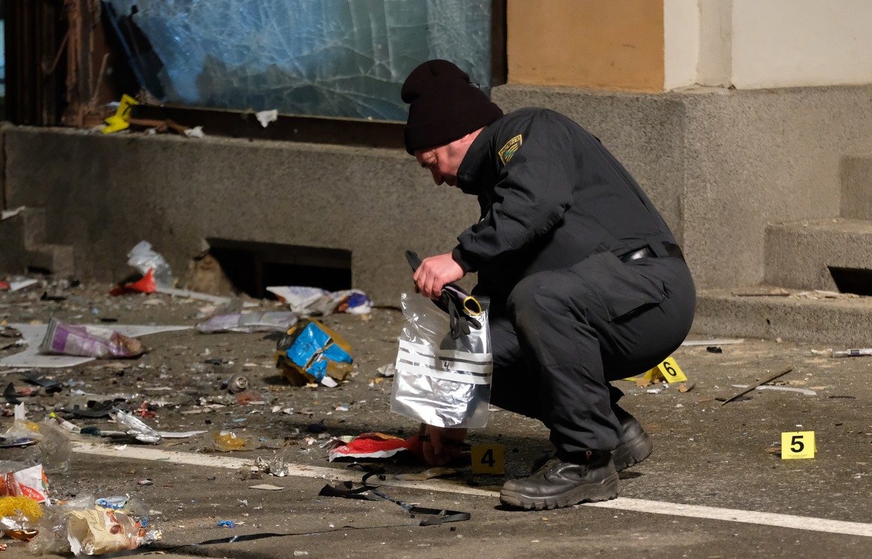 Click to enlarge Alternative for Germany explosion office