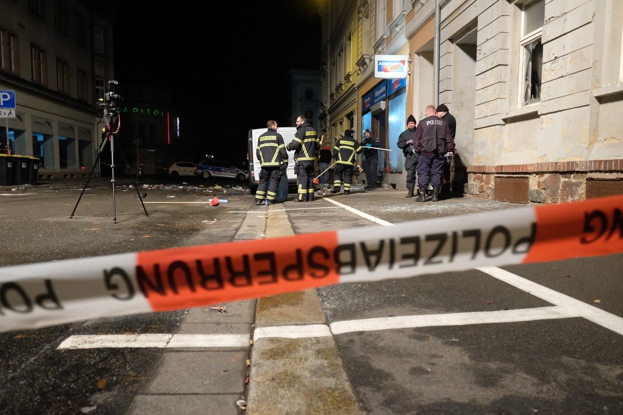 Click to enlarge Alternative for Germany explosion office