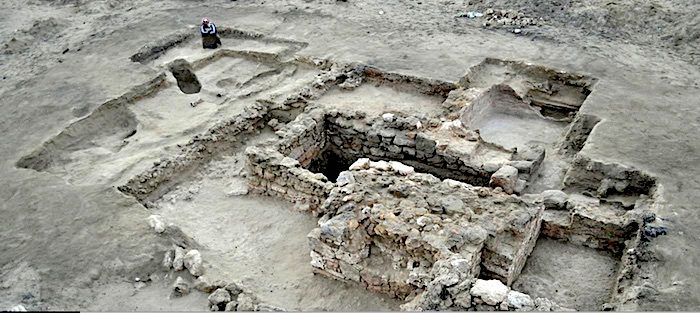 Click to enlarge Digs in Red Sea