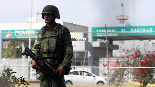 Mexican military guards Pemex facilites gas theft