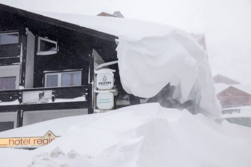 Click to enlarge Extreme snow conditions in Obertauern