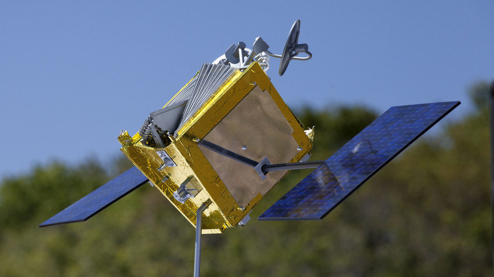 model OneWeb satellite