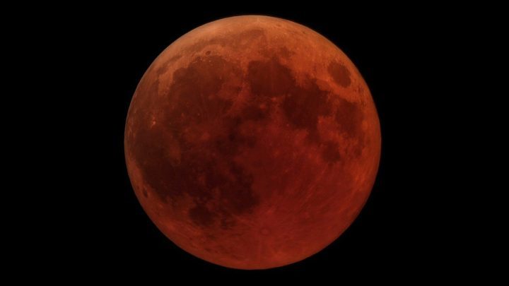 Click to enlarge blood moon totality