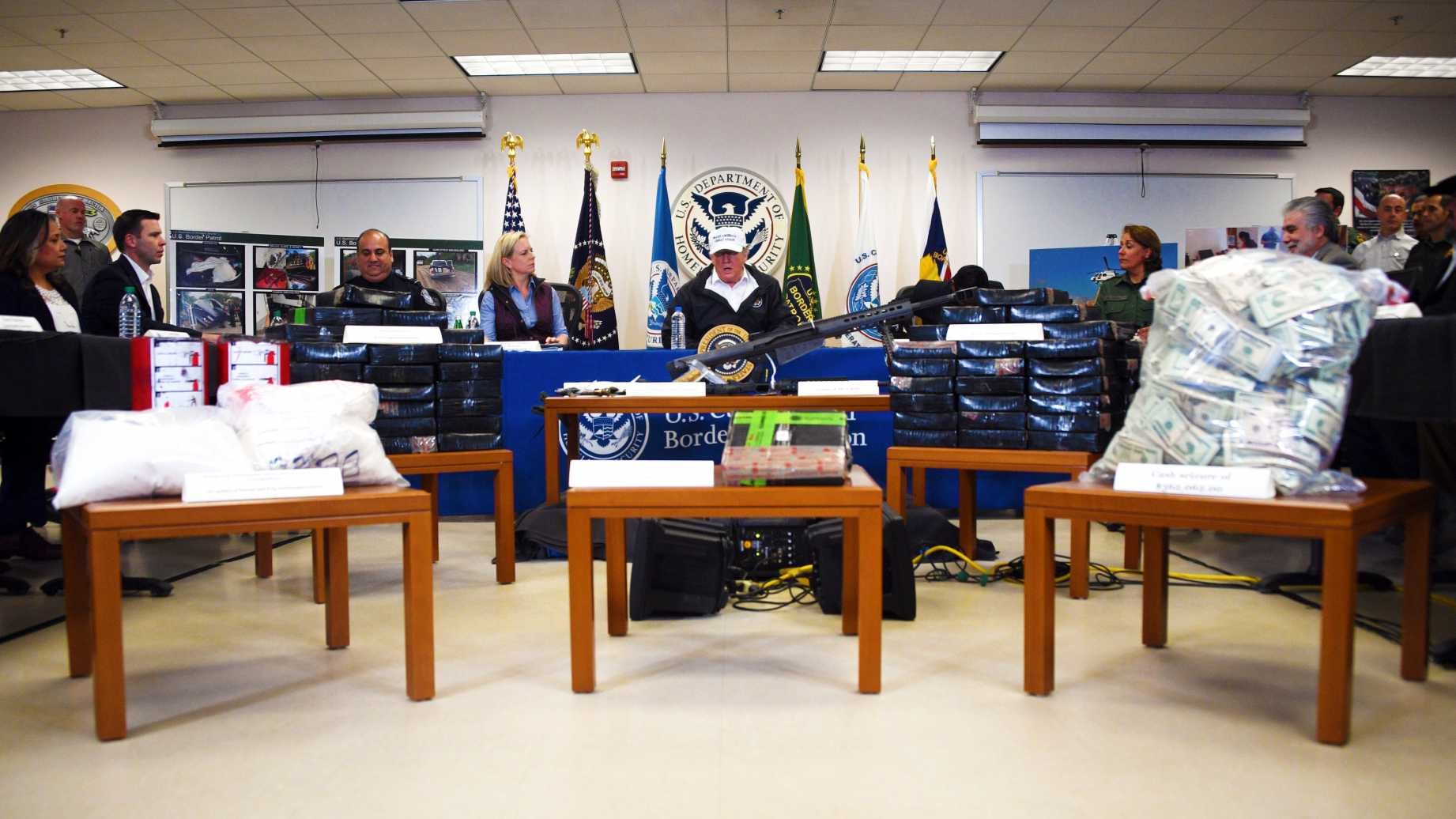 Click to enlarge Trump border meeting