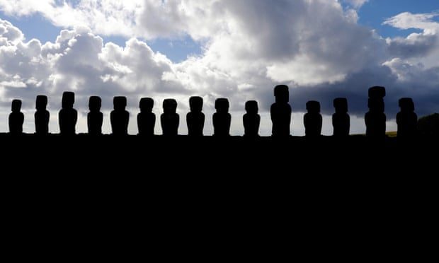 Click to enlarge Moai statues