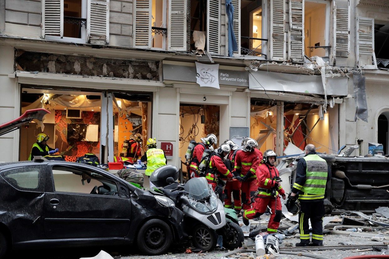 Click to enlarge Paris explosion 2
