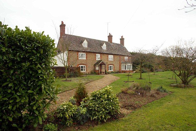 Click to enlarge Dr David Kelly's house