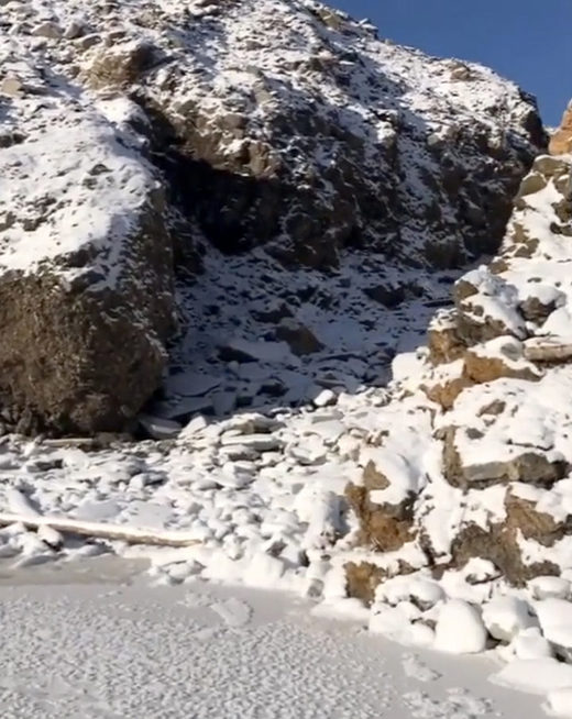 Huge Russia rockfall blocks Bureya river