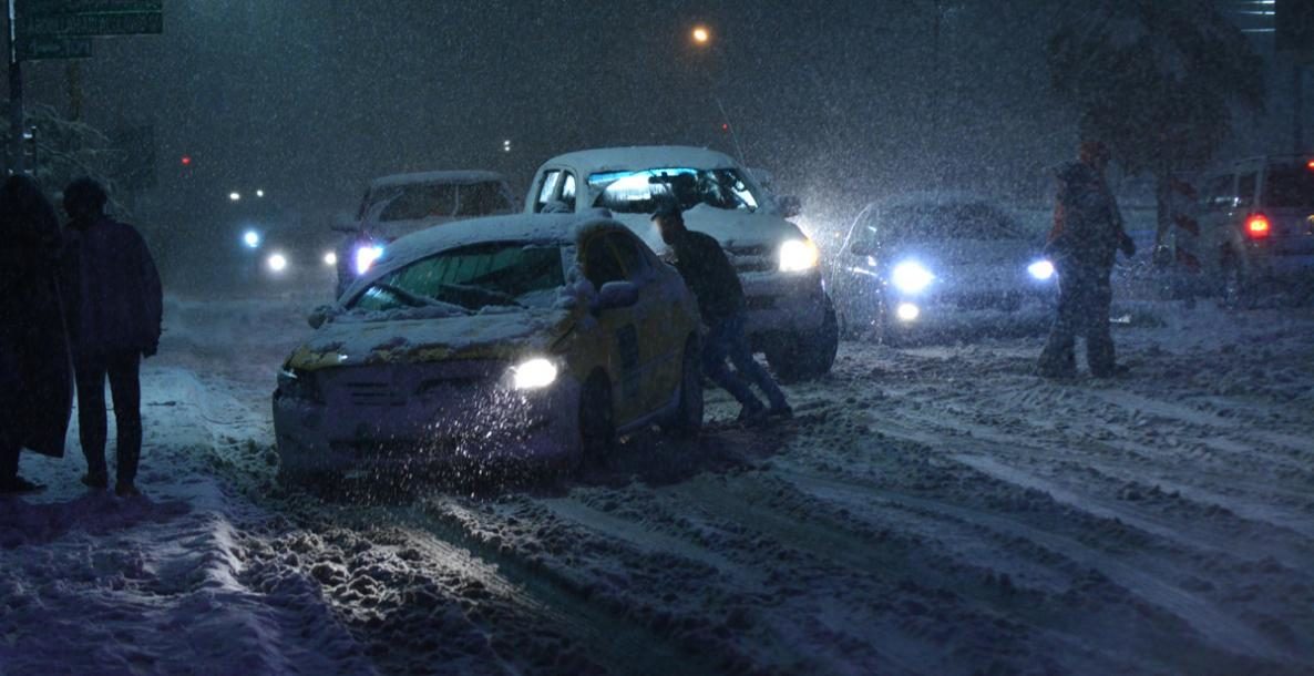 Click to enlarge Heavy snowfall created traffic problems in areas of the Kingdom on Wednesday night