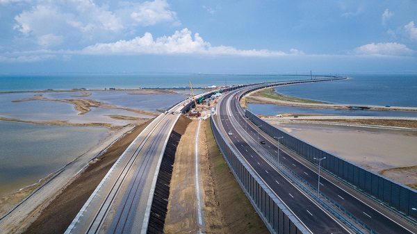 Construction of the railway part of Crimean Bridge