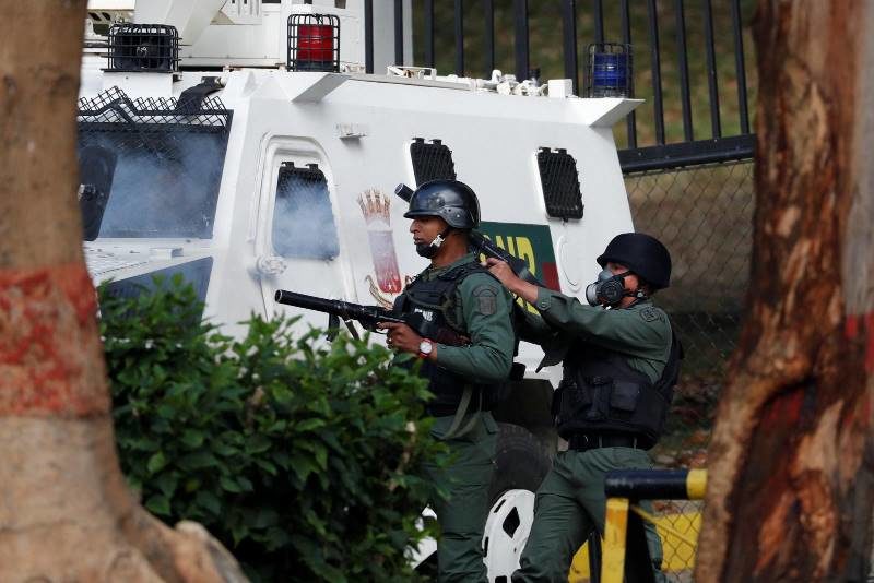 maduro revolt soldiers