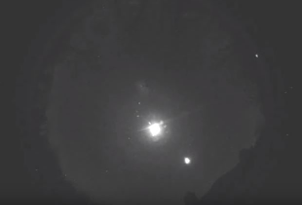 Click to enlarge Fireball over W So Tx
