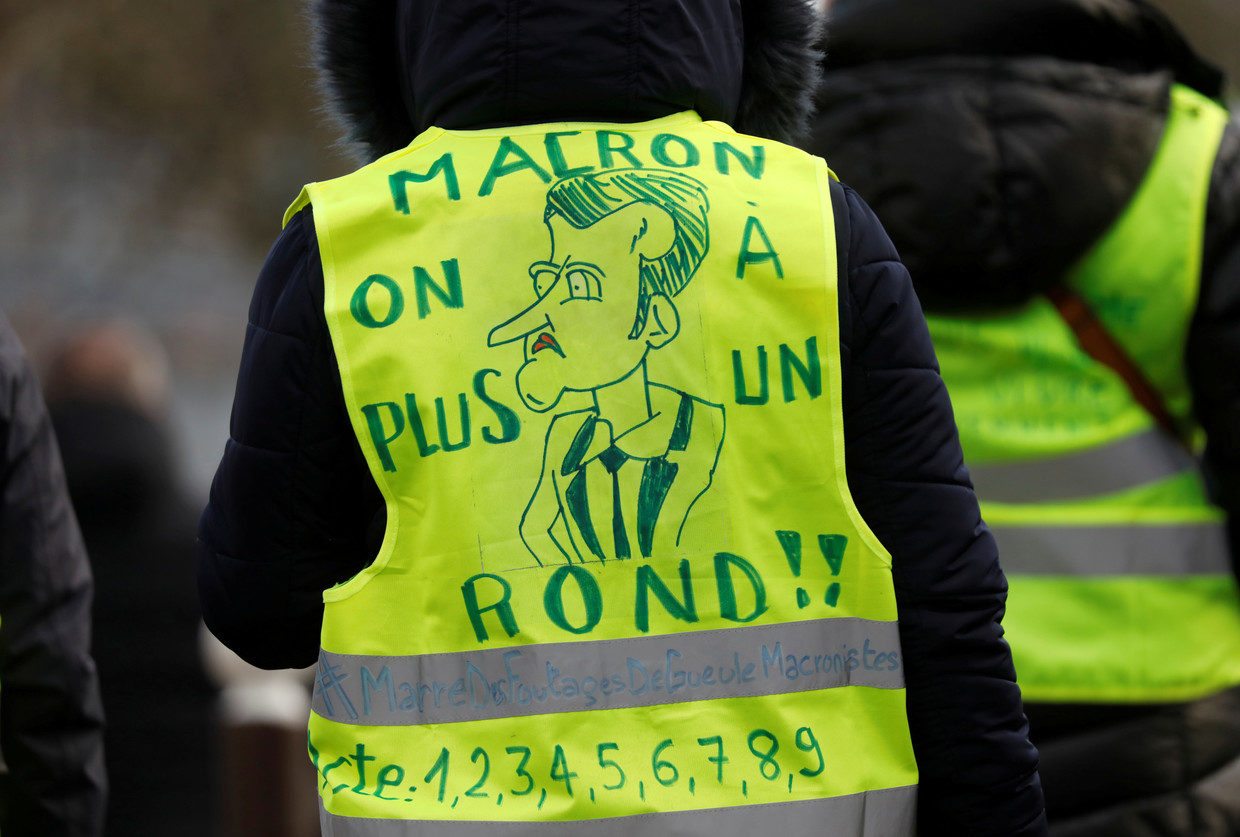 yellow vest protestor