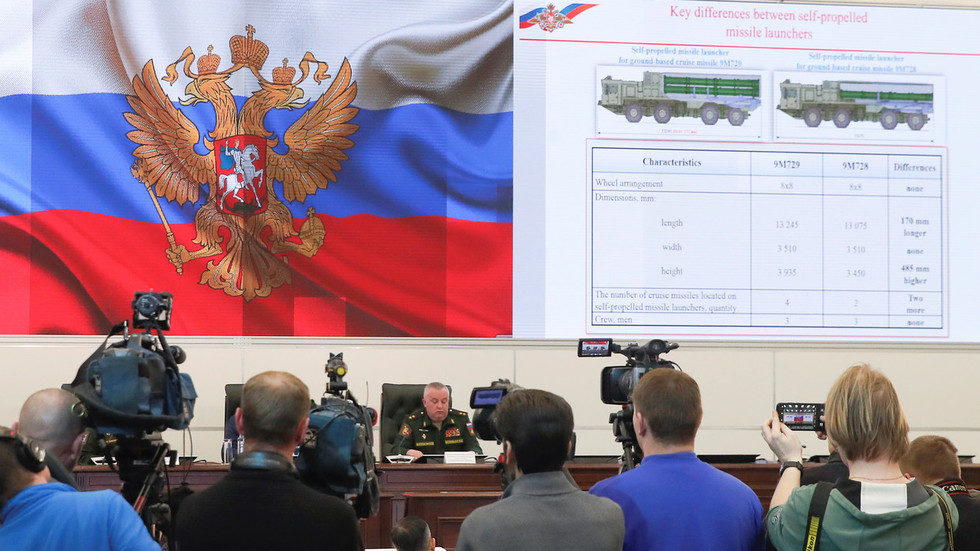 Click to enlarge Russian defence and foreign ministries' officials
