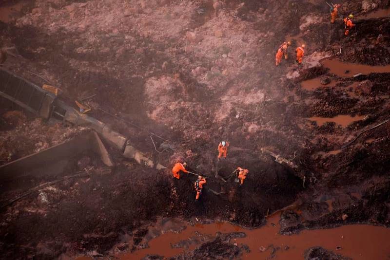 Click to enlarge dam collapse mine brazil