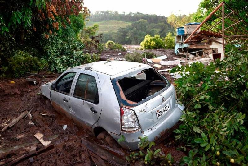 Click to enlarge dam collapse mine brazil