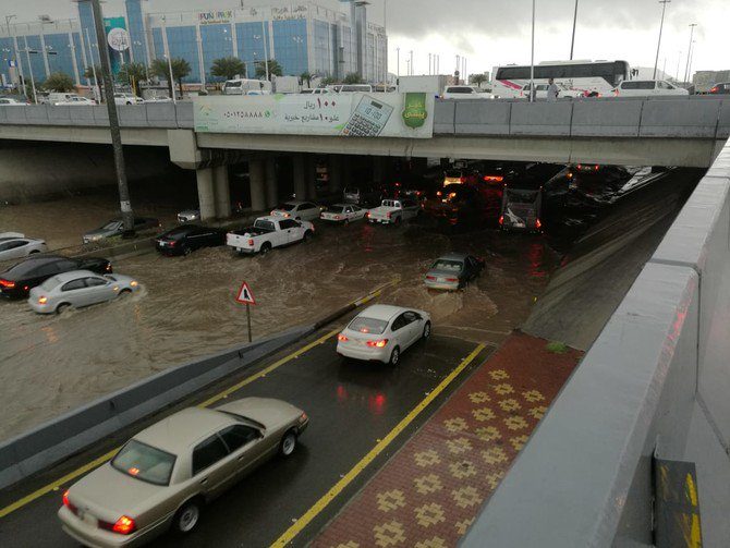 The heavy rain flooded roads in Madinah