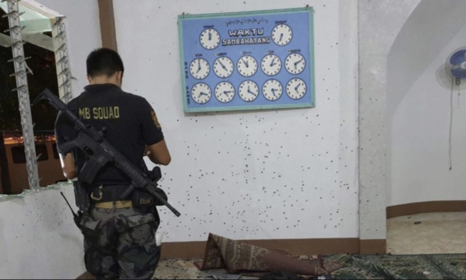 Click to enlarge attack mosque phiippines