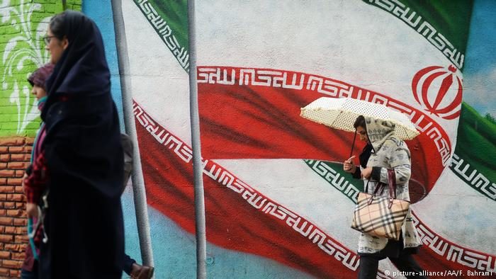 Click to enlarge Iran grafitti