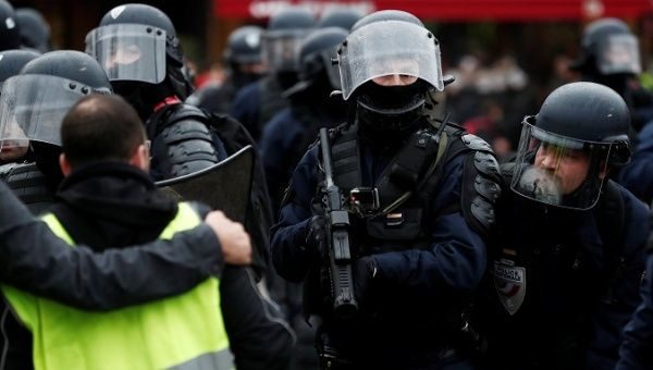 Click to enlarge Yellow Vest protests