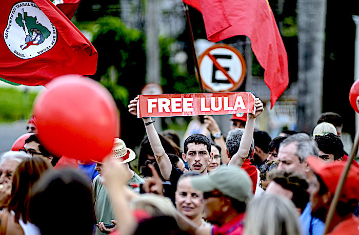 Free Lula