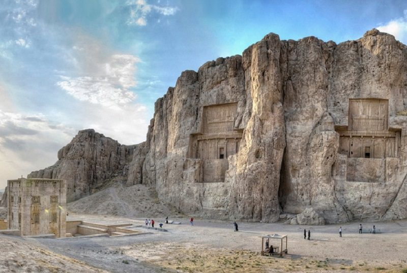 Click to enlarge darius persia iran inscription