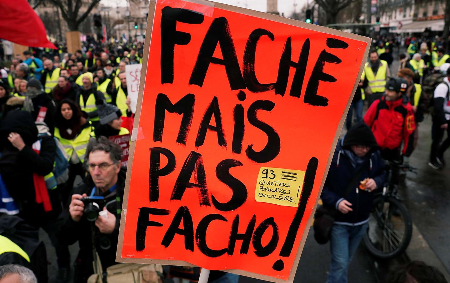 Click to enlarge yellow vest protest
