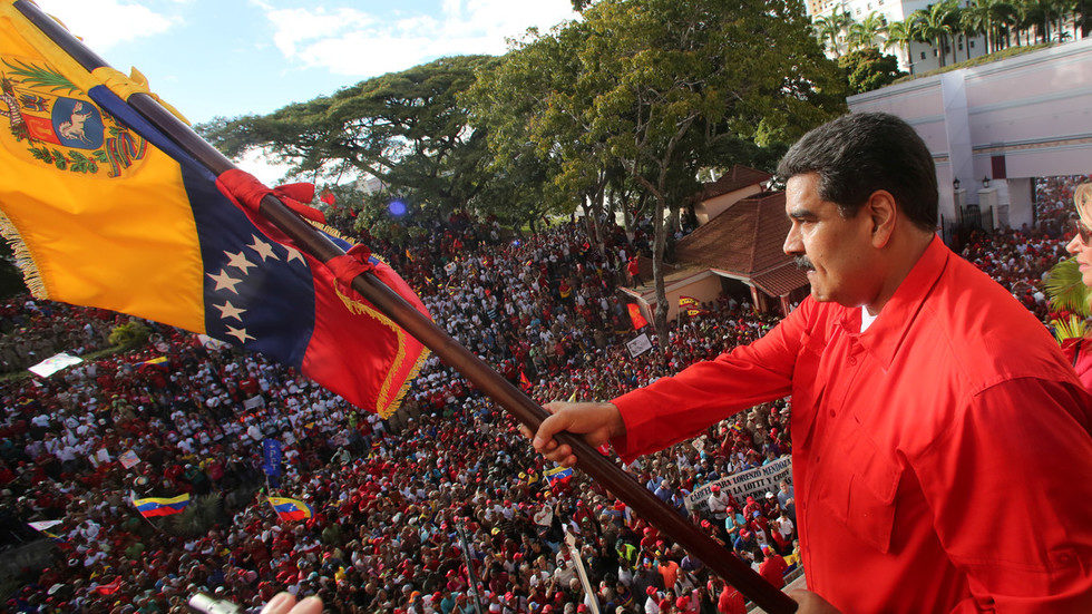 maduro rally flag