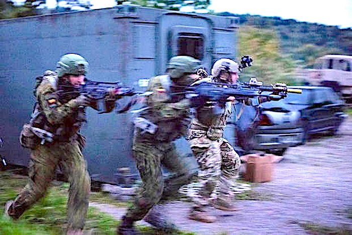 3 army guys