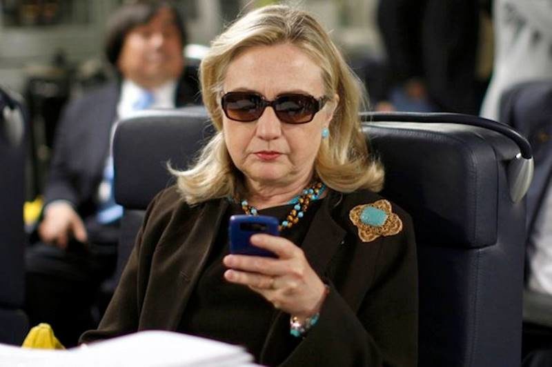 Click to enlarge hillary clinton cell phone