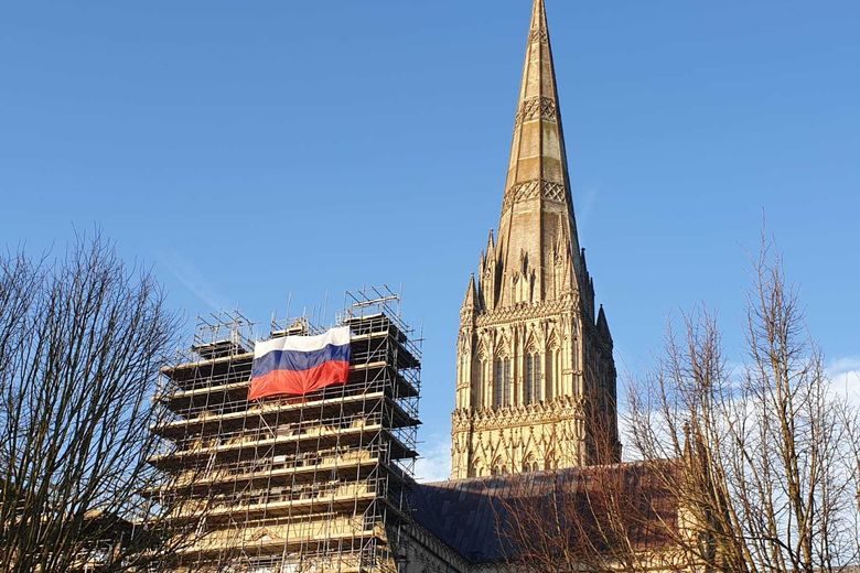 salisbury cathedral russia flag