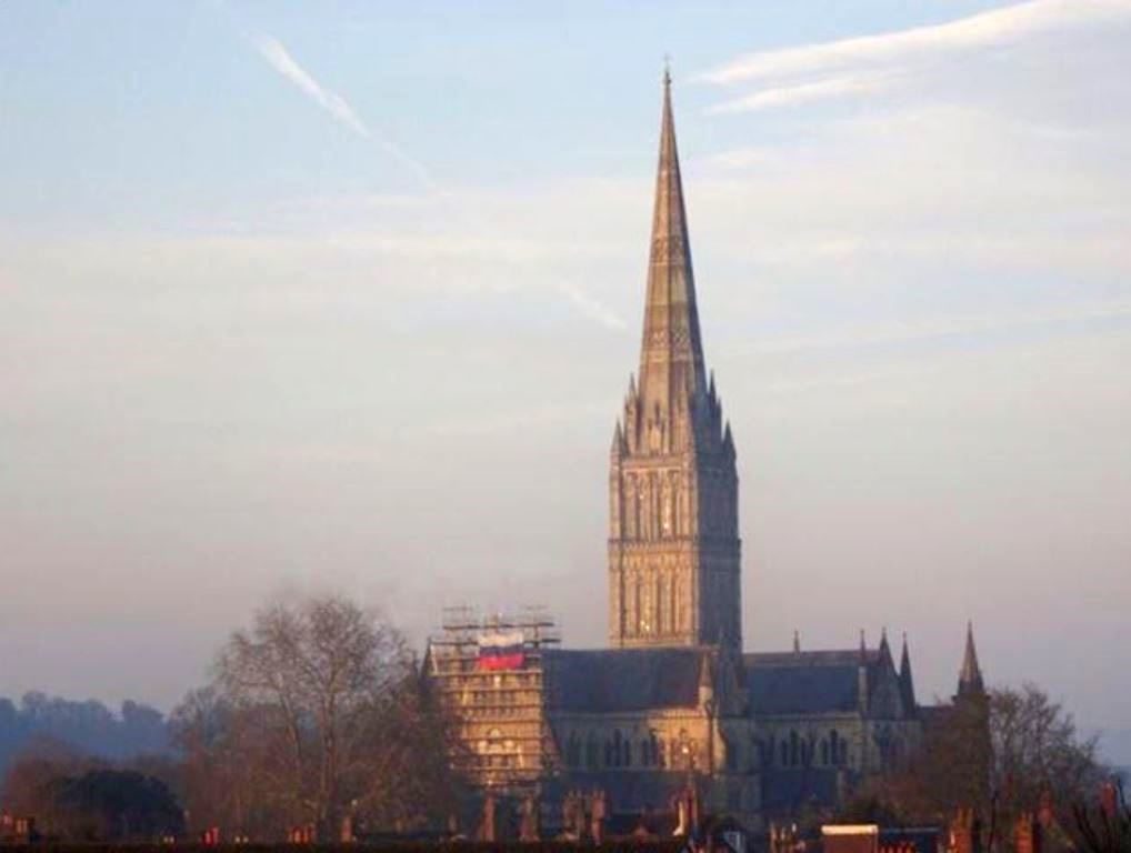 Click to enlarge russia flag salisbury