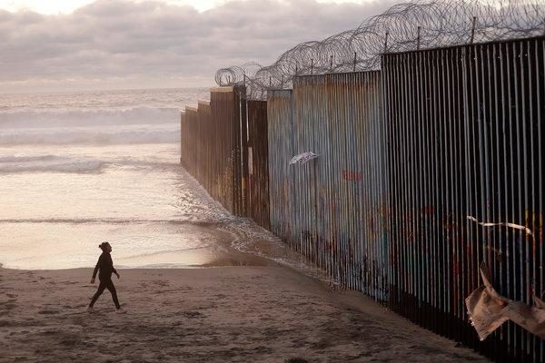 Click to enlarge border wall tijuana
