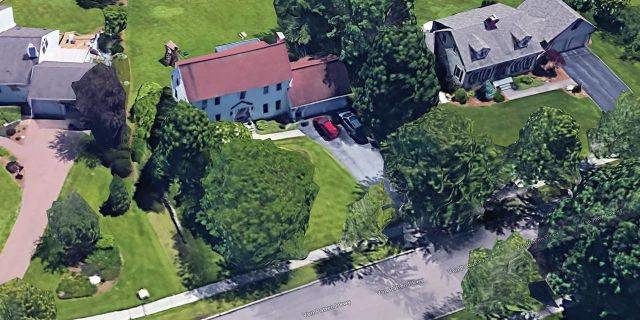 Click to enlarge Bernie sanders house