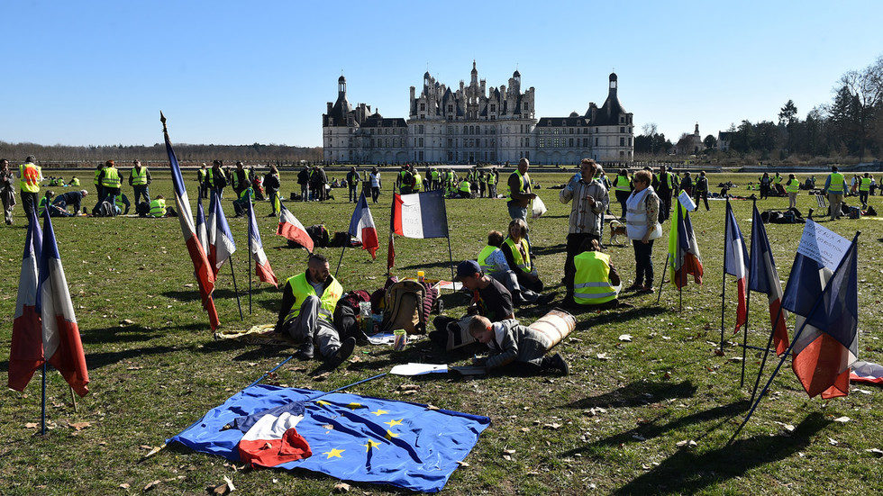 Click to enlarge yellow vest