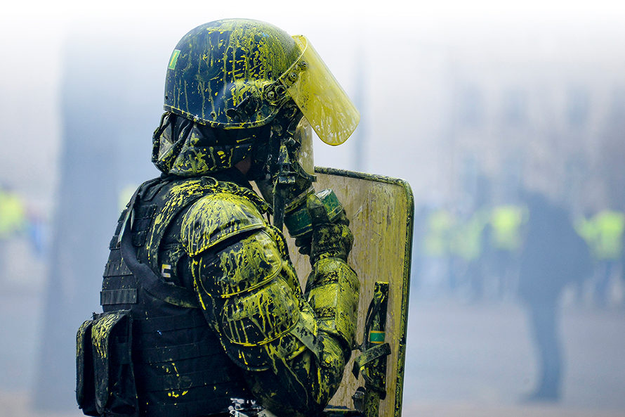 paris police yellow vest