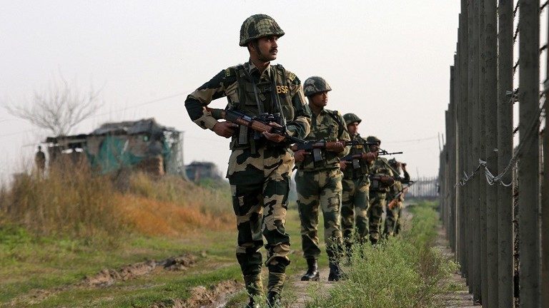 Click to enlarge Indian border guards