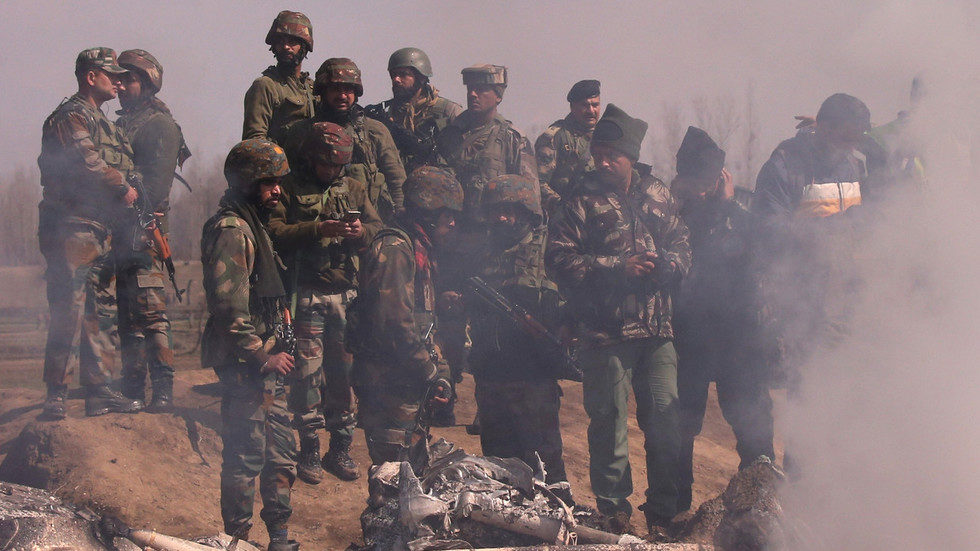 Click to enlarge Indian soldiers
