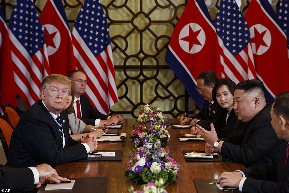 Click to enlarge trump kim hanoi