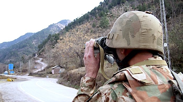 Click to enlarge Soldier Kashmir