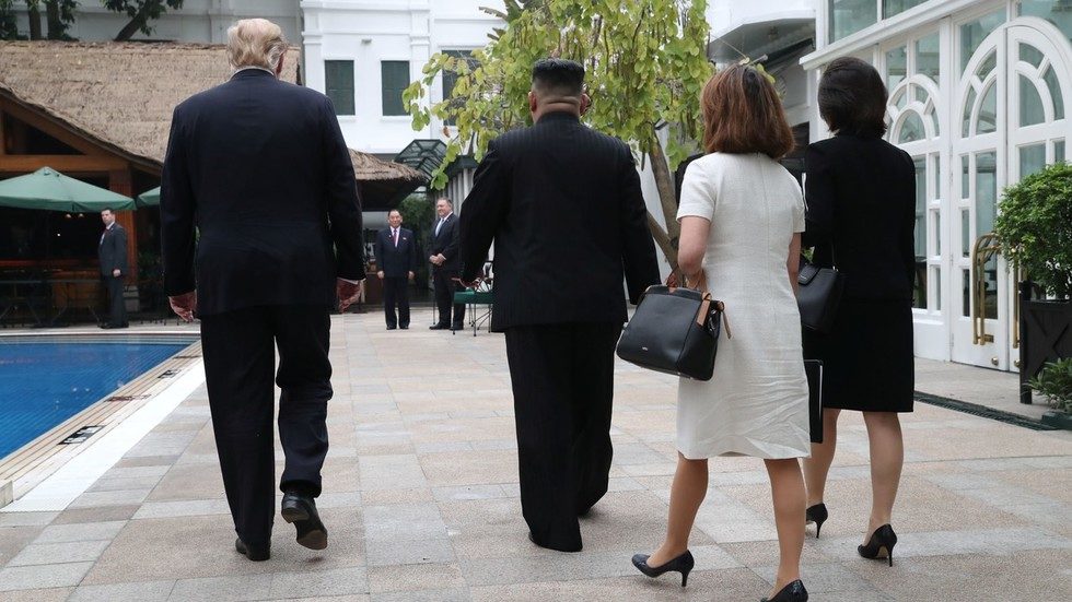 Click to enlarge kim trump hanoi vietnam