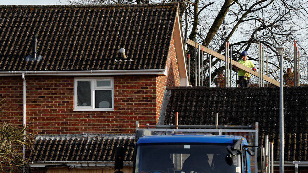 Click to enlarge skripal house new roof