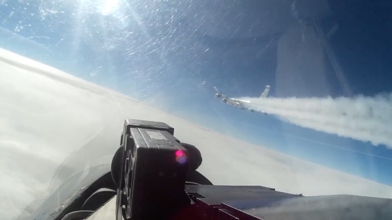 Click to enlarge spy plane